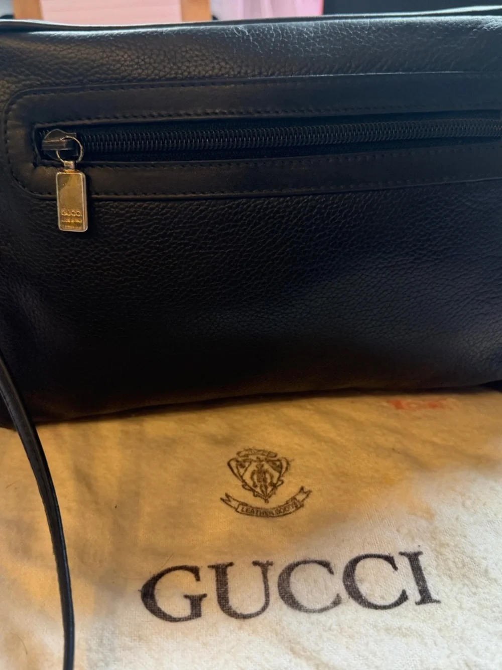 Gucci Black leather crossbody Bag w Gold Accents and custom black and gold chain - Picture 4 of 11